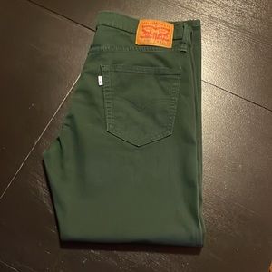 Levi’s Men’s 5-pocket Green jeans trousers pants NWOT! W 33 L 30 hemmed to 27”